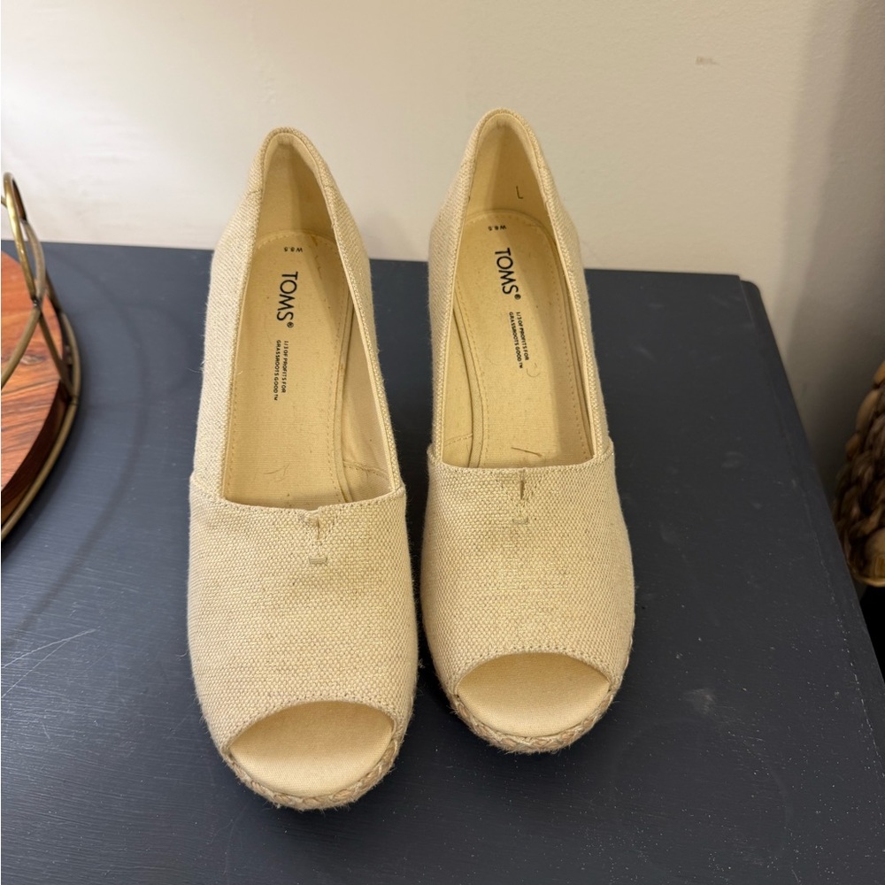 TOMS Women's Tan Espadrille Peep Toe Shoes